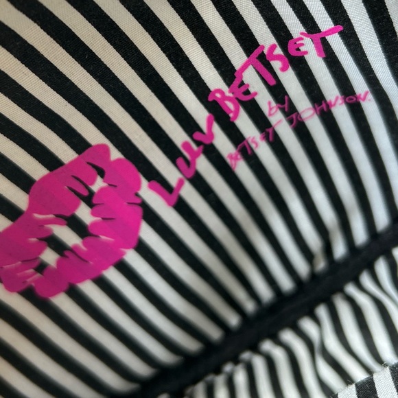 Luv Betsy Emoji Bag 😝 - Picture 6 of 14